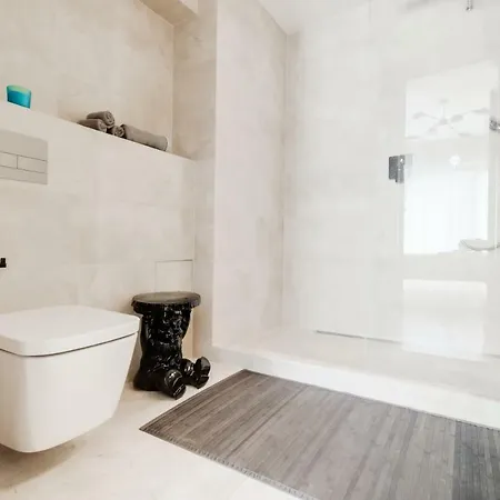 Stylish One Bedroom Flat - Vltava * Prag